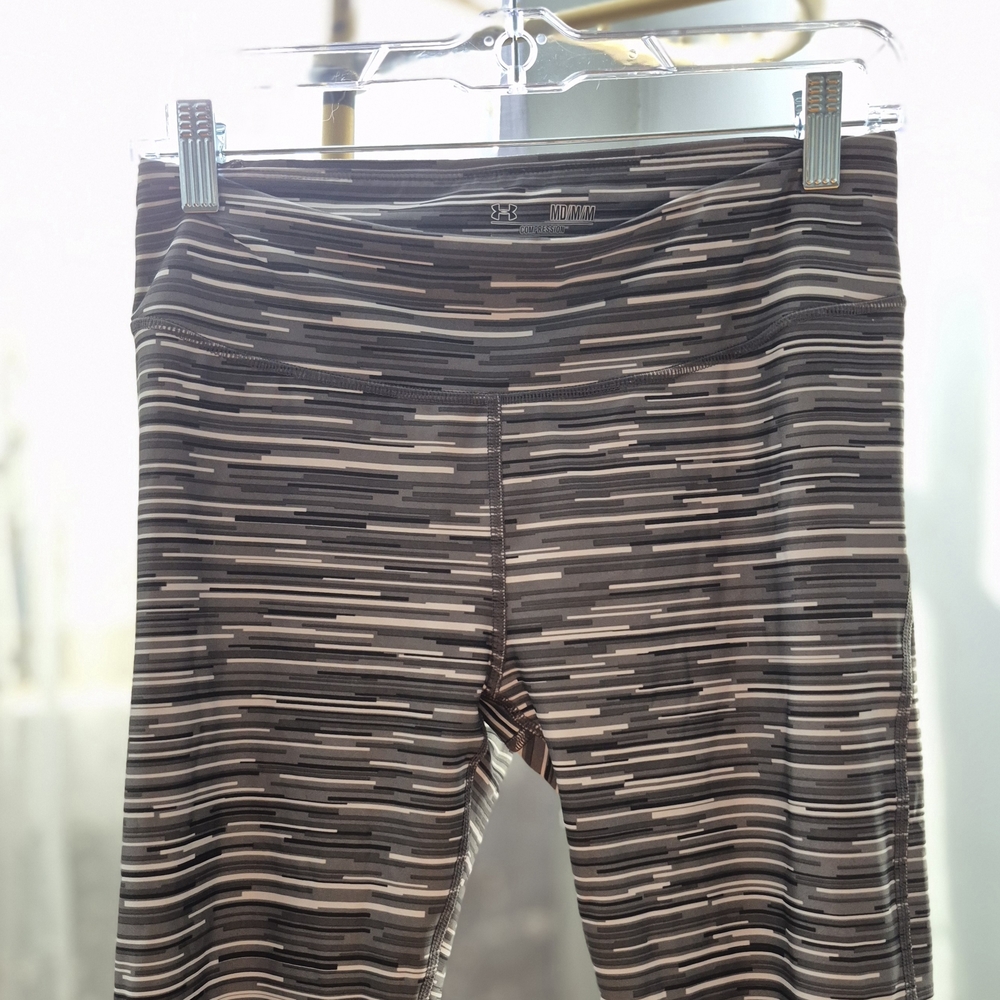 Under Armour Women's Leggings - Black and Gray Stripes Medium